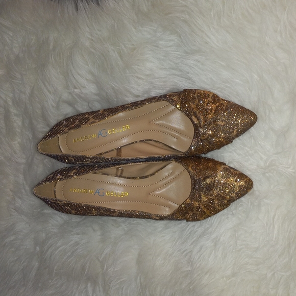 Gold heels with bow detail - Picture 2 of 4